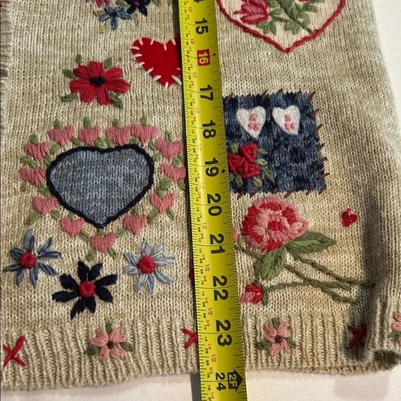 Embroidered Heart Pattern Cardigan - Picture 10 of 13